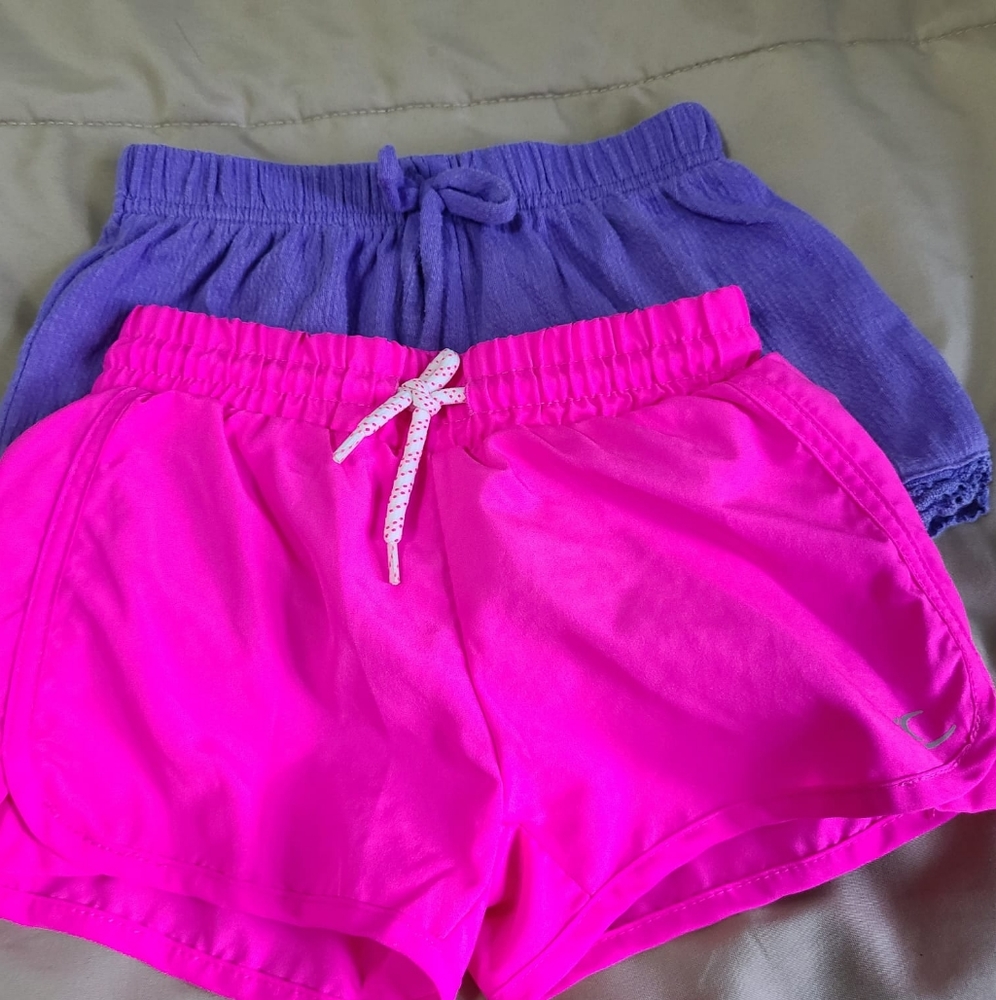 2 Carter's shorts Size 2T